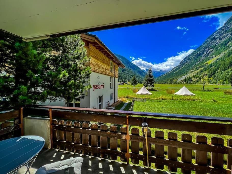 Panorama Apartment For 4 Near Zermatt Täsch Esterno foto